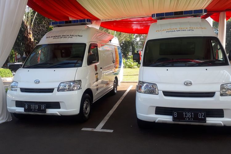 Polda Metro Jaya meluncurkan tiga mobil pelayanan Surat Keterangan Catatan Kepolisian (SKCK) keliling.