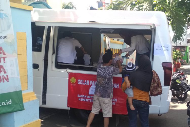 Gelaran Pangan Murah Khusus Telur di Gerai Cupang Slipi, Jakarta Barat, Minggu (30/12/2018)