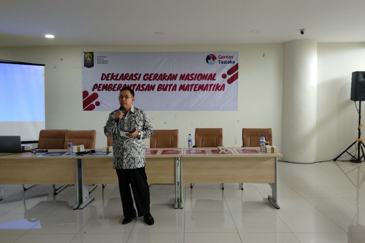 Muhammad Anis, Rektor Universitas Indonesia saat memberikan dukungannya pada gerakan pemberantasan buta matematika.
