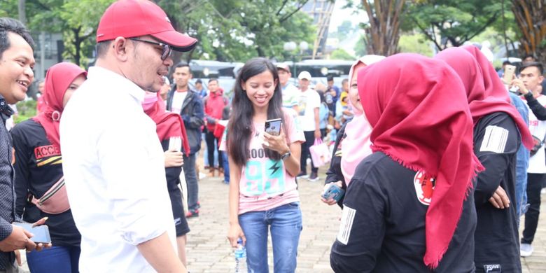 Menteri Tenaga Kerja M. Hanif Dhakiri saat memberikan sambutan Tour Akbar Koperasi Karyawan (Kopkar) PT Muara Tunggal (kabupaten Sukabumi) di Jakarta Utara, Sabtu (9/3/2019).