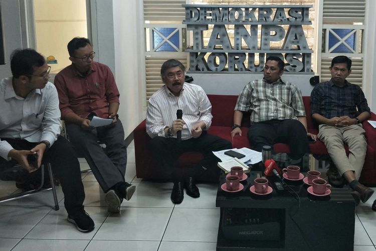 Acara diskusi terkait ketertutupan MA di Kantor ICW, Jakarta, Senin (9/4/2018)