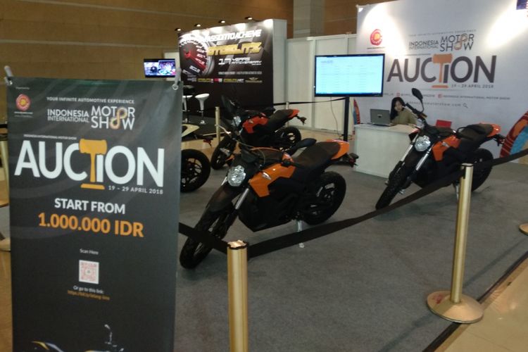 Booth lelang motor Zero di IIMS 2018, Senin (23/4/2018)