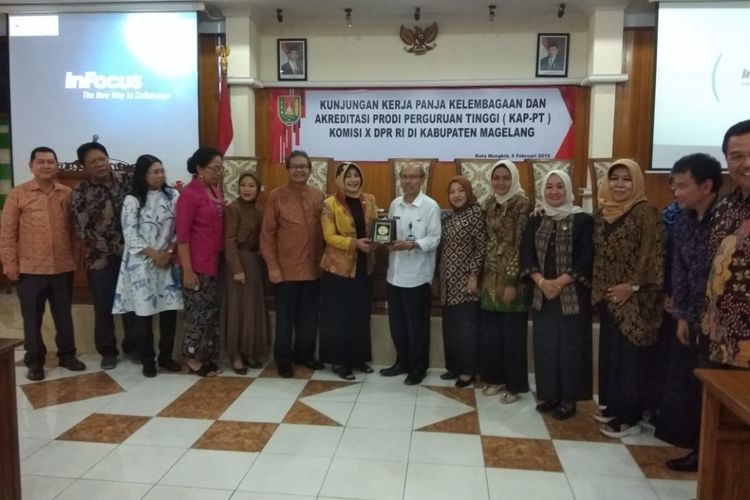 Kunjungan kerja sejumlah anggota komisi x DPR RI di kantor Pemkab Magelang, Jateng, Rabu (6/2/2019).