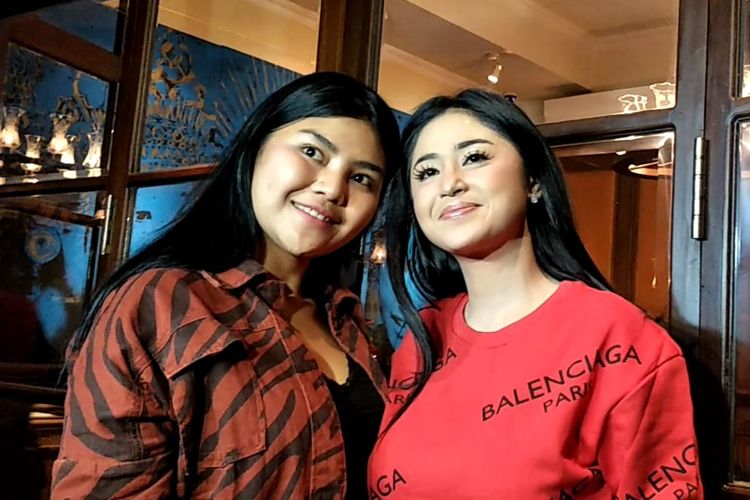 Dewi Perssik dan Rossa Meldianti saat ditemui di kawasan Wijaya, Jakarta Selatan, Selasa (16/7/2019).
