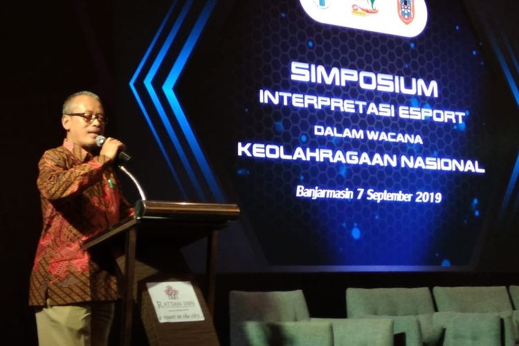 Simposium Interpretasi Esport dalam Wacana Keolahragaan Nasional di Banjarmasin dibuka oleh Deputi 3 Kemenpora RI, Raden Isnanta, Sabtu (7/9/2019). 