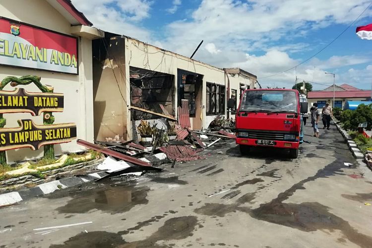 Kondisi Gedung Polres Lampung Selatan Pasca Kebakaran kemarin siang. Foto dari warga yang berada di lokasi kemarin