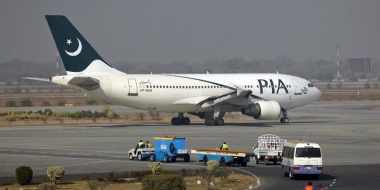 Pesawat Maskapai Penerbangan Internasional Pakistan (PIA) di Bandara Internasional Alama Iqbal di Lahore.