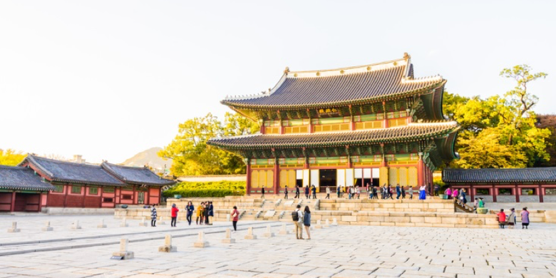 Berlibur mengunjungi tempt historis di Korea Selatan.