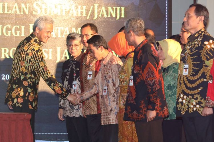 Pelantikan 29 pejabat baru di lingkungan Pemprov Jawa Tengah di Wisma Perdamaian Semarang, Jumat (25/1/2019)