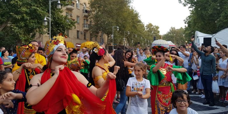 Perkenalkan budaya Indonesia melalui Indonesia Cultural Festival 2018 di Azerbaijan. 