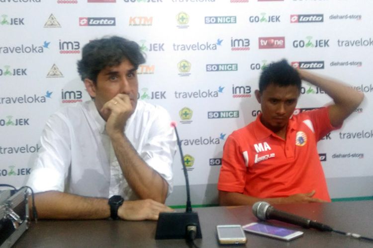 Stefano Cugurra (kiri) dan Maman Abdul Rahman, selepas pertandingan Persija kontra Persela Lamongan.