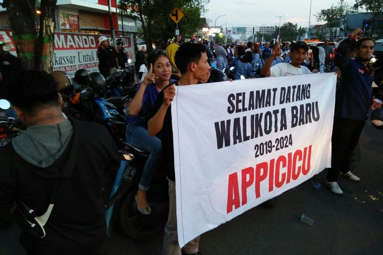 Tim pemenangan calon tunggal Appi-Cicu mengklaim menang dari kotak kosong di Pilkada Makassar dan melakukan konvoi kemenangan, Kamis (28/6/2018).