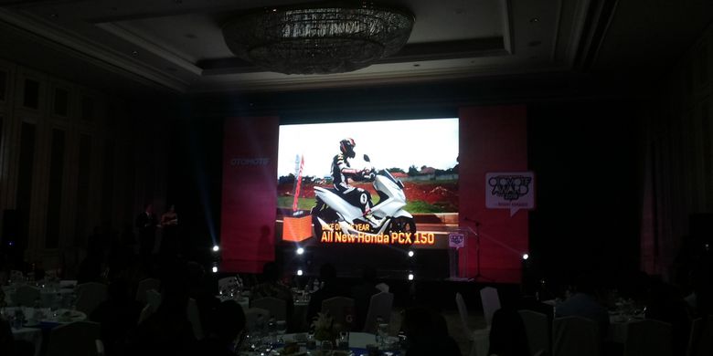 All New Honda PCX meraih penghargaan bike of the year di ajang Otomotif Award 2018 yang diselenggarakan di Jakarta, Rabu (28/3/2018).