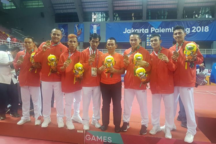 Para pemain sepak takraw Asian Games 2018 asal Gorontalo saat memperoleh medali perunggu, Senin (27/8/2018).