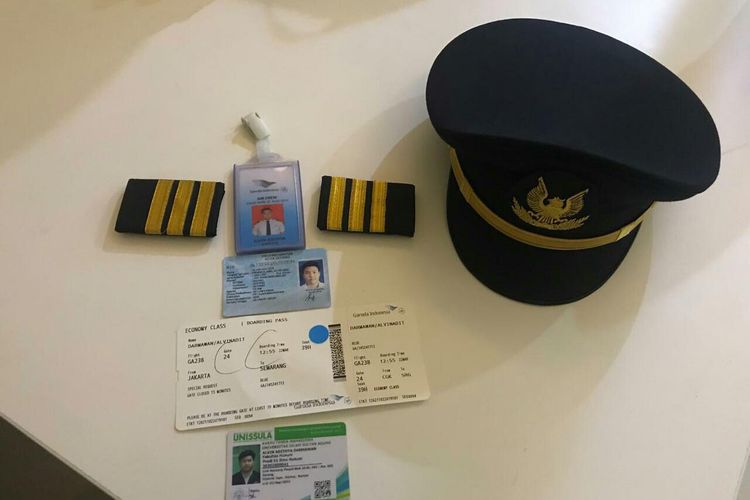 Barabg Bukti yang diamankan Polresta Bandara Soekarno-Hatta dari Pilot Gadungan.