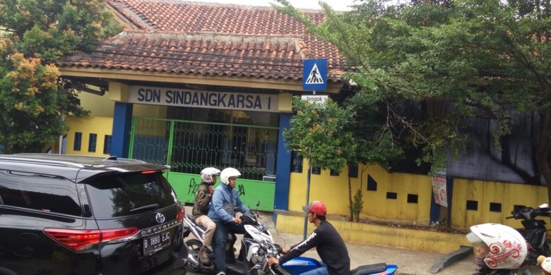 SD Sindangkarsa di Jalan Pekapuran, Sukatani, Cimanggis, Depok yang menjadi lokasi perampokan sepeda motor oleh rampok bersenjata api pada Selasa (10/10/2017).