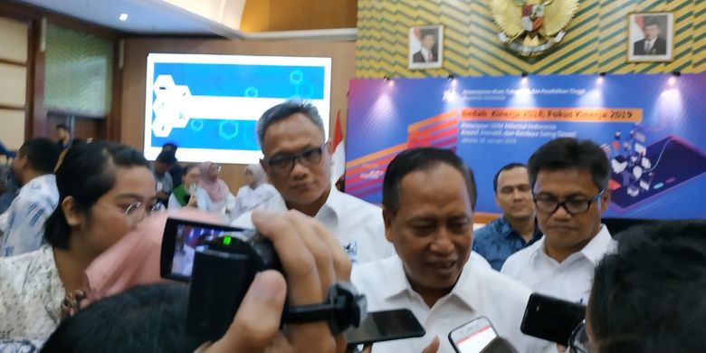 Kementerian Riset Teknologi dan Pendidikan Tinggi menggelar acara Bedah Kinerja 2018 dan Fokus Kinerja 2019 mengangkat tema Penyiapan SDM Milenial Indonesia Kreatif, Inovatif dan Berdaya Saing Tinggi.