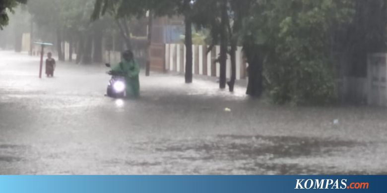 Hujan Deras, Duren Sawit Tergenang hingga 70 Sentimeter