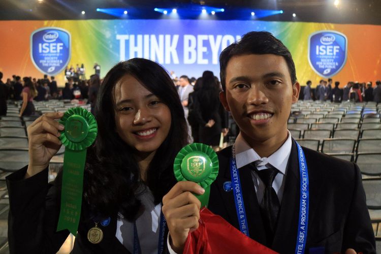 Carolline Mathilda Nggebu dan I Made Wiratathya Putramas, peraih 4th Grand Award Intel ISEF 2019