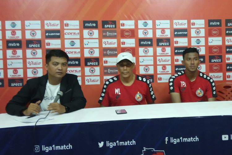 Tim Semen Padang jumpa pers usai pertandingan melawan Arema