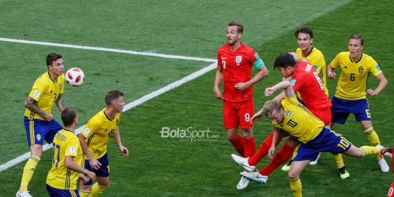 Bek Inggris, Harry Maguire, mencetak gol pertamanya bagi timnas dalam laga babak 8 besar atau perempat final Piala Dunia 2018 kontra Swedia di Samara, 7 Juli 2018.