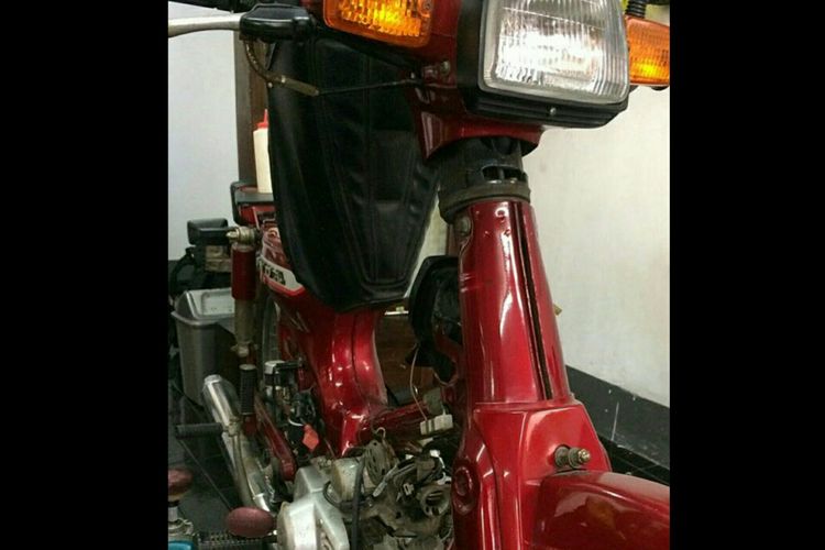 Proses cuci rangka motor di Retromax Moto Detailing