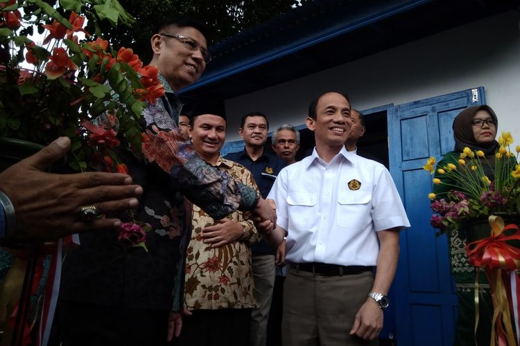 Wakil Menteri Energi dan Sumber Daya Mineral (ESDM) ketika meresmikan sumur bor air tanah di Kabupaten Agam, Kamis (24/5/2018).