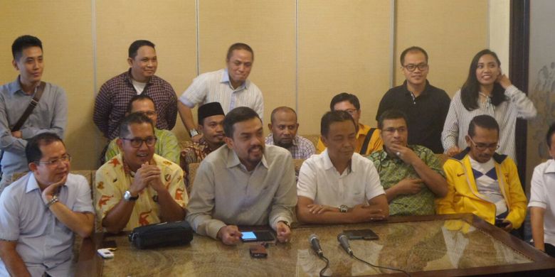 Konferensi pers fungsionaris muda Partai Golkar di Senayan, Jakarta, Selasa (25/7/2017).