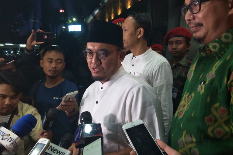 Ketua PP Pemuda Muhammadiyah Dahnil Azhar dan Ketua Panitia Kemah Ahmad Fanani usai menjalani pemerimsaan Polda Metro Jaya, Jumat (23/11/2018).