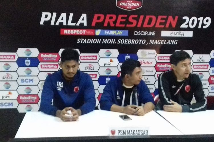 Pelatih PSM Makassar, Darije Kalezic, pada saat jumpa pers setelah laga pamungkas babak penyisihan Grup C Piala Presiden 2019 melawan PSIS Semarang di Stadion Moch Soebroto, Sabtu (16/3/2019),