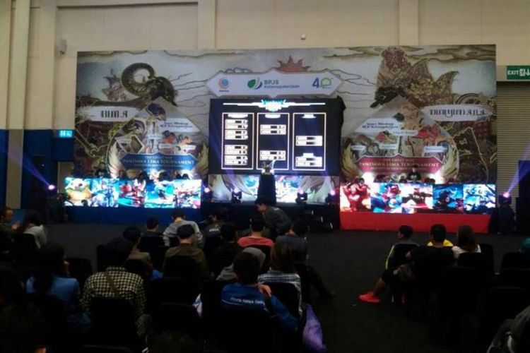Sebanyak delapan tim terbaik dari seluruh Indonesia bertarung dalam kompetisi Mobile Legends: Bang-Bang Pandawa Lima Tournament yang diselenggarakan di Indonesia Convention and Exhibition BSD, Tangerang mulai 15-17 Desember.
