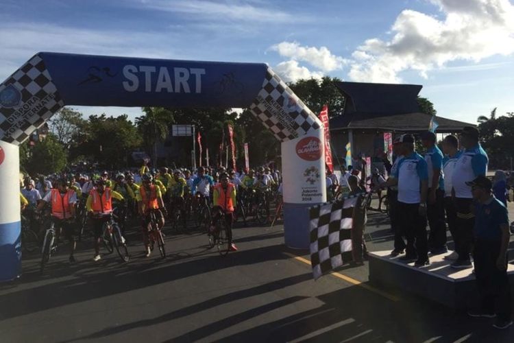 
Melalui salahsatu program unggulan Kemenpora Ayo Olahraga, yang mengajak masyarakat untuk bergerak dan berolahraga bertajuk Gowes Nusantara, lebih dari 1300 orang tumpah ruah di lapangan Ngaralamo Salero, Ternate, Minggu (14/7/2019).
