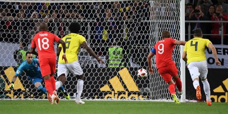 Kapten Inggris, Harry Kane, menjadi algojo penalti pada pertandingan kontra Kolombia dalam babak 16 besar Piala Dunia 2018 di Stadion Spartak, 3 Juli 2018. 