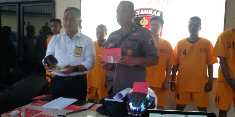 Kepolisian Polda Kepulauan Bangka Belitung saat gelar kasus curat, curas dan curanmor di Mapolda, Senin (25/3/2019)