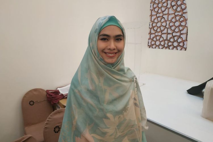 Artis peran Oki Setiana Dewi saat ditemui di Mal Kota Kasablanka, Tebet, Jakarta Selatan, Minggu (2/6/2019).