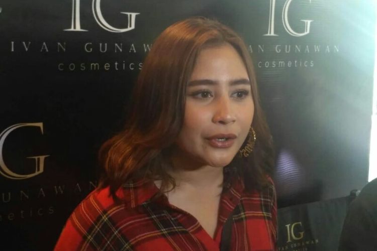 Artis peran Prilly Latuconsina saat ditemui di Grand Indonesia, Kebon Kacang, Jakarta Pusat, Kamis (15/11/2018).
