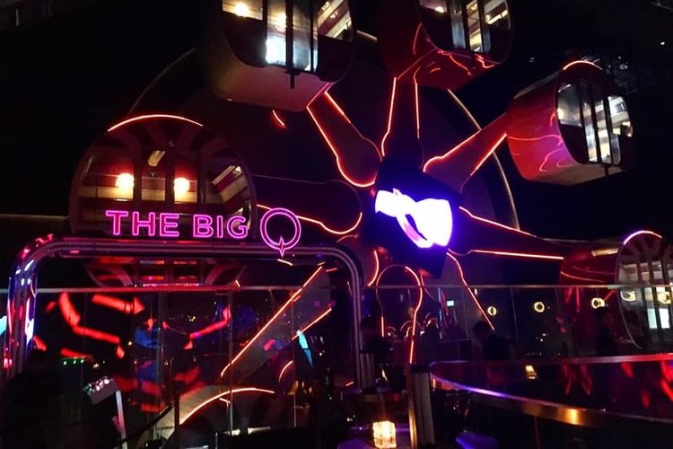 The Big Q, Kincir Ria berkabin 8 yang dapat dinaiki pengunjung klub malam Marquee Singapore