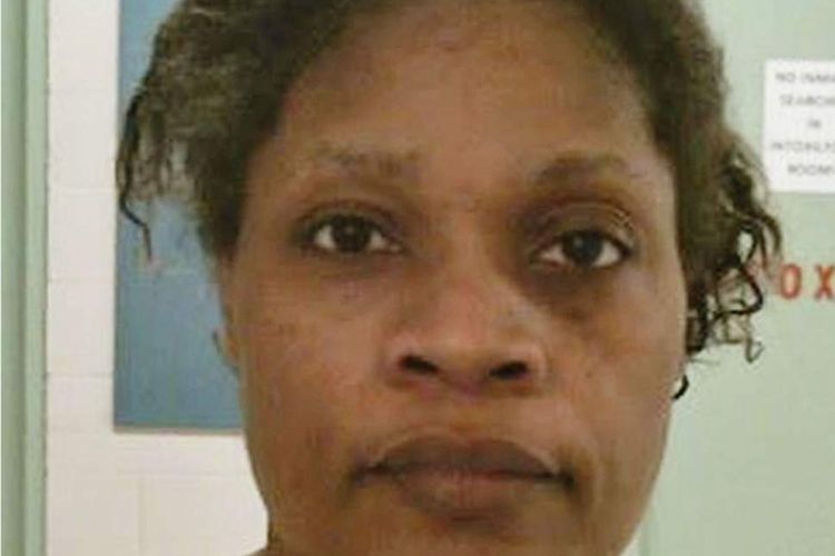 Carolyn Jones, terduga pelaku pembunuhan cucunya yang baru berusia 20 bulan di Mississippi, Amerika Serikat.