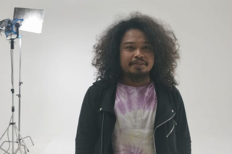 Vokalis Mohammad Istiqamah Djamad atau Pusakata saat ditemui di kawasan Cilandak, Jakarta Selatan, Senin (23/9/2018)