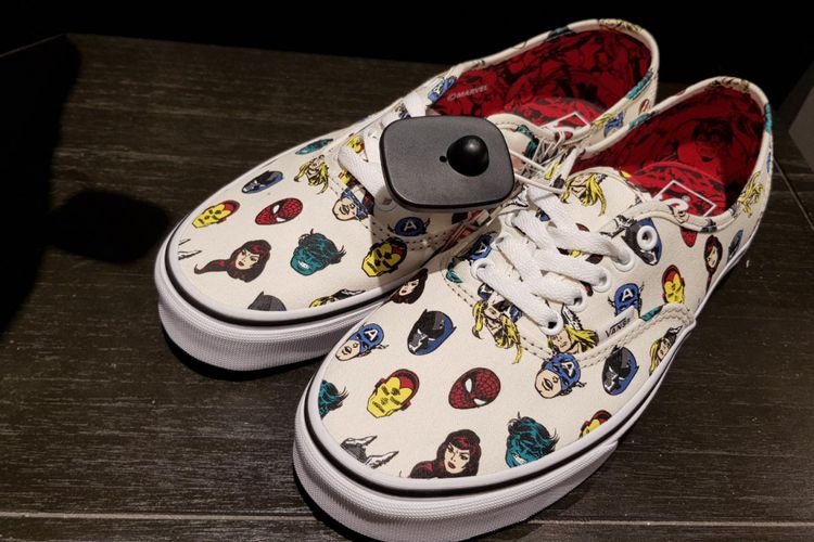 Siluet Authentic Vans x Marvel