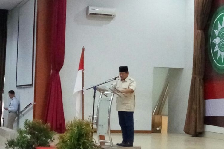 Calon Presiden Prabowo Subianto saat berpidato di acara silaturahmi bersama warga Muhammadiyah DIY. 
