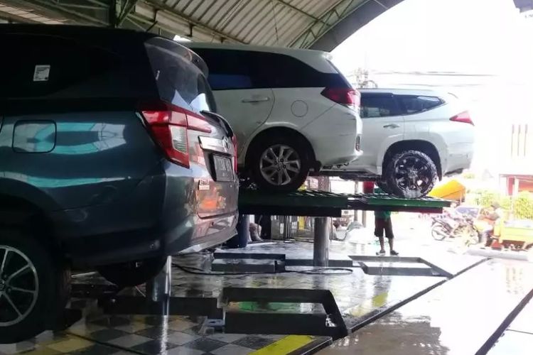 Cuci mobil hidrolik