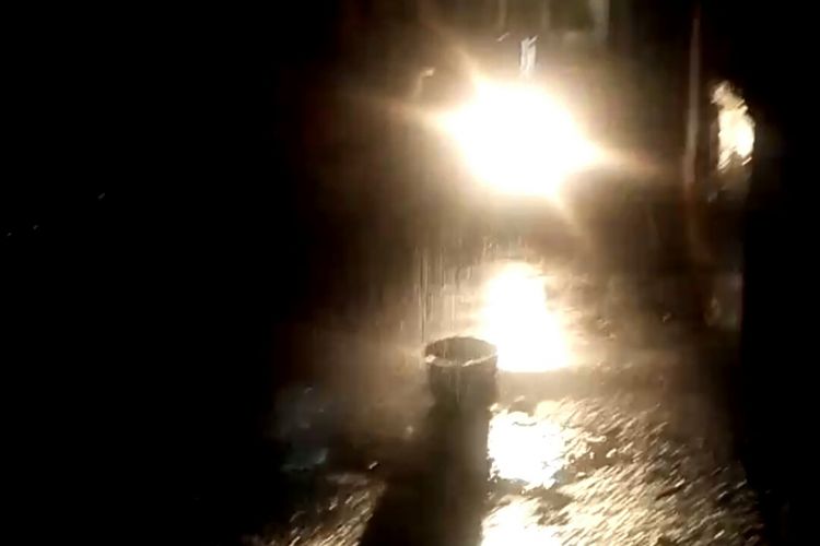 78+ Gambar Rintik Hujan Di Malam Hari Terlihat Keren 78+ Gambar Rintik Hujan Di Malam Hari Terlihat Keren