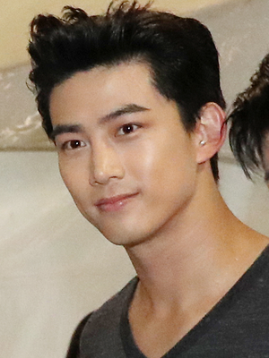 Taecyeon. Gambar diambil pada 30 September 2016, dari dokumentasi acara Korea Sale Festa Openting Ceremony.