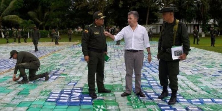 Presiden Kolombia Juan Manuel Santos menyebutkan penemuan 12 ton kokain sebagai yang terbesar dalam sejarah negara tersebut. (BBC)