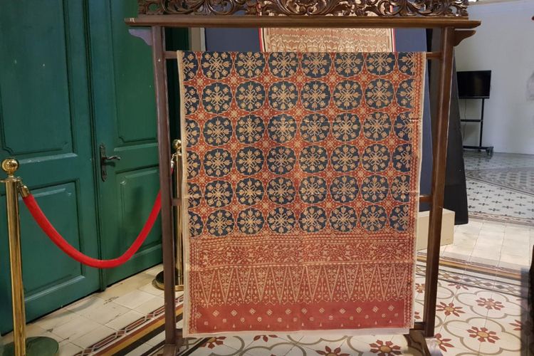 Batik bermotif Jlamprang asal Pekalongan di Museum Tekstil