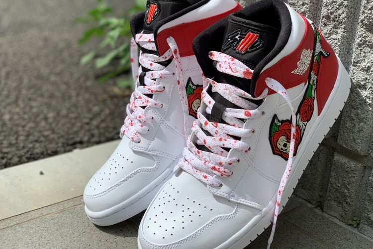 SKULL ROSES AJ1 MID 