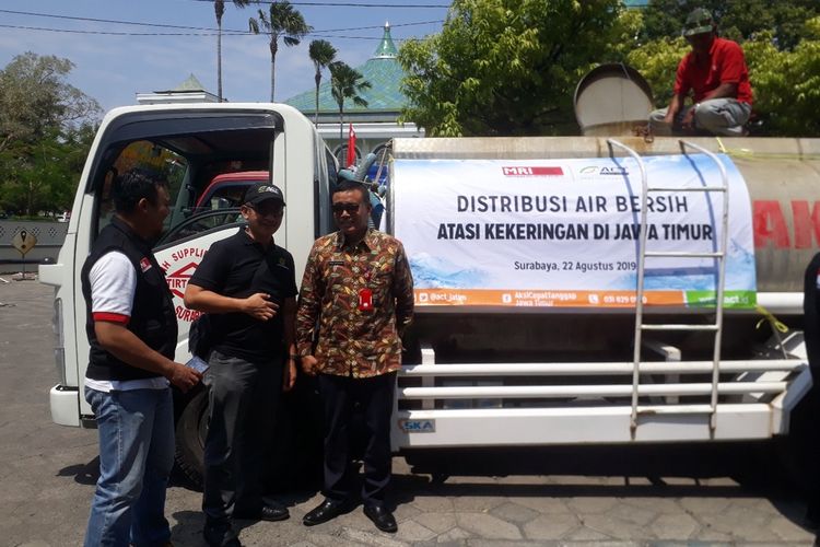 Bantuan 1 juta liter air bersih dilepas dari Surabaya, Kamis (22/8/2019) untuk daerah di Jatim yang mengalamai kekeringan