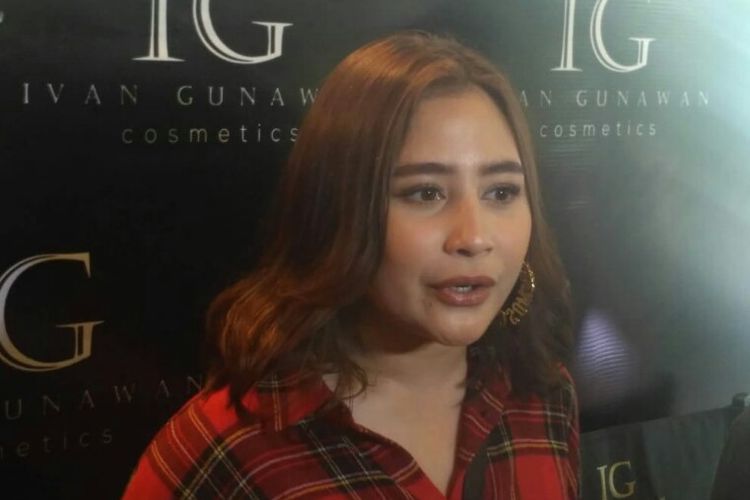 Prilly Latuconsina diwawancara di Grand Indonesia, Jakarta Pusat, Kamis (15/11/2018).