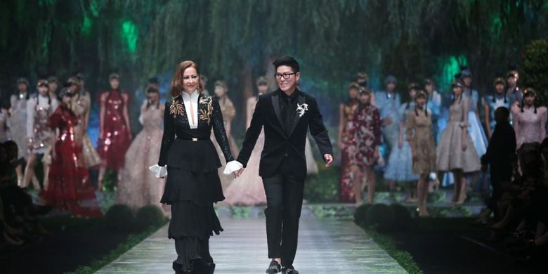 Desainer Sebastian Gunawan dan Christina Panarese.